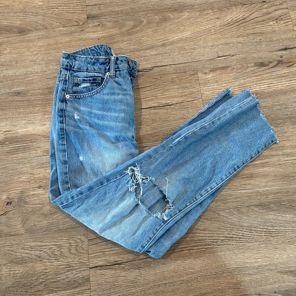 Garage Mom Ripped High Rise Jeans Button - Picture 5 of 5